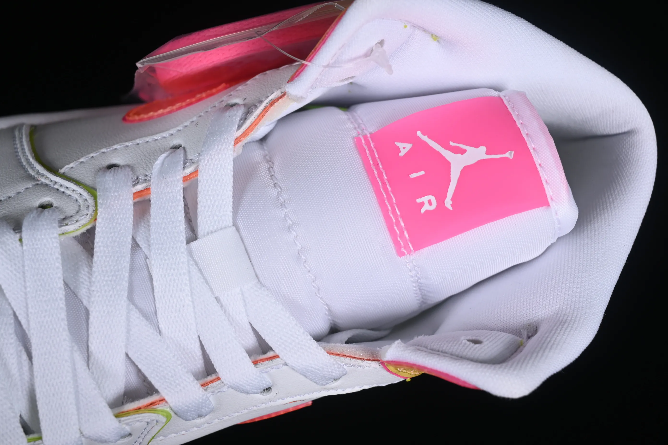 All Categories Air Jordan Jordan Series Basketball Shoes Air Jordan 1 Mid Air Jordan 1 Mid AJ1 Joe 1 Jelly Candy China Cultural Leisure Sneakers CV4611-100